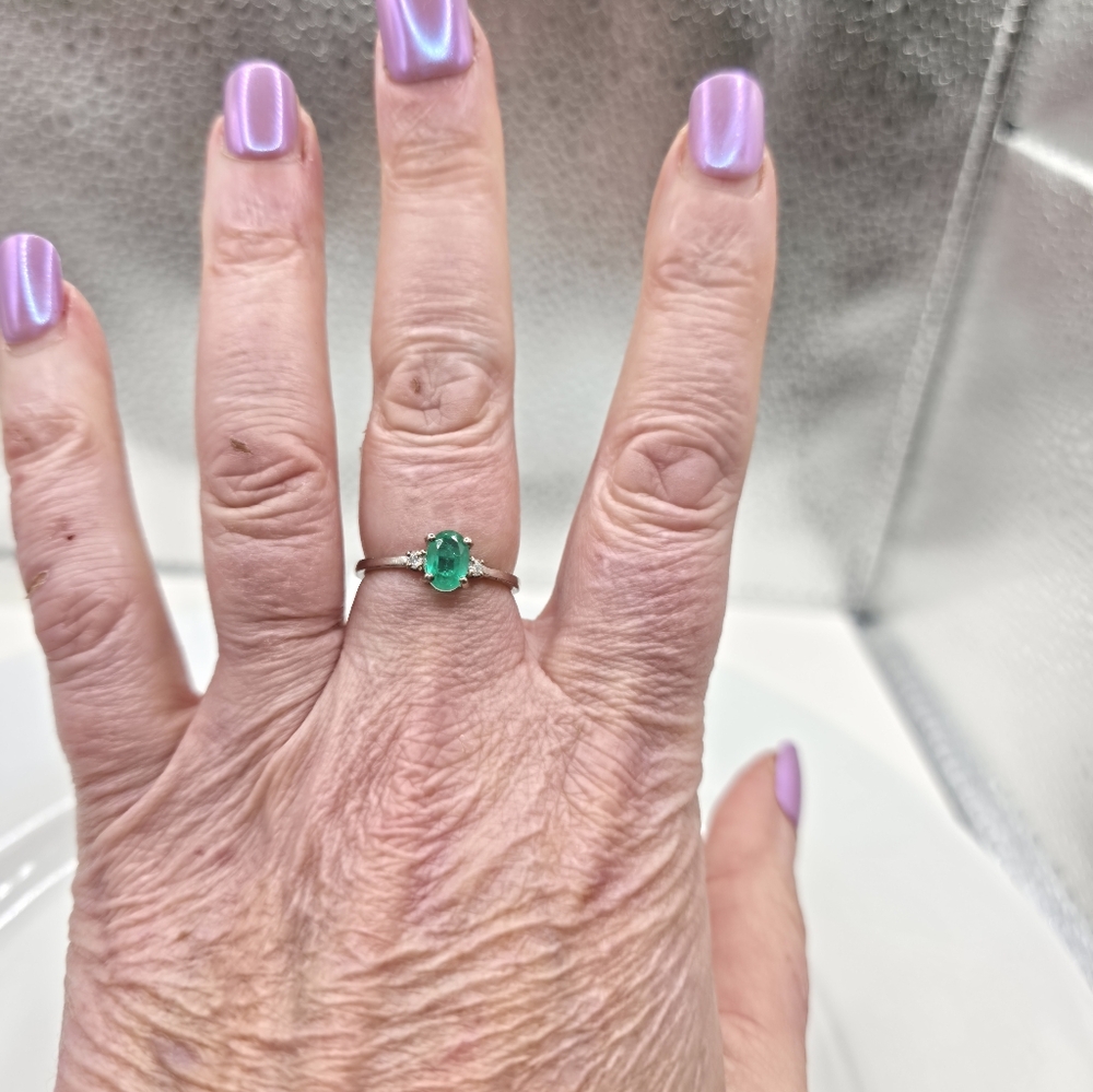 NWOT Gorgeous  Kagem Emerald And Diamond Ring - Picture 9 of 9